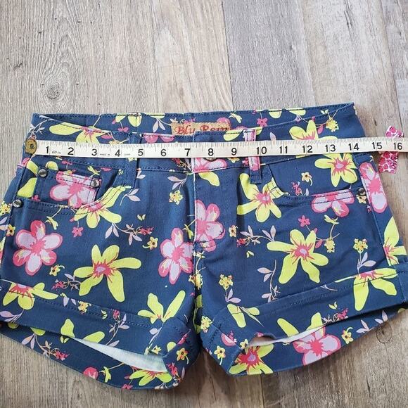 Blue rein size 5 juniors multi colored floral denim shorts - Picture 11 of 13